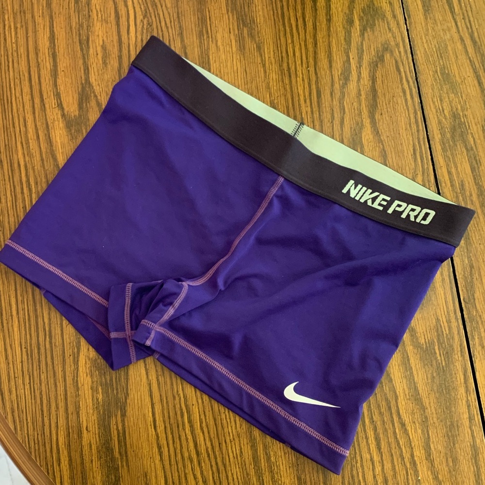 Nike pro spandex !
